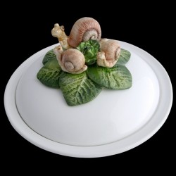 Escargots - assiette creuse avec cloche D 23 cm